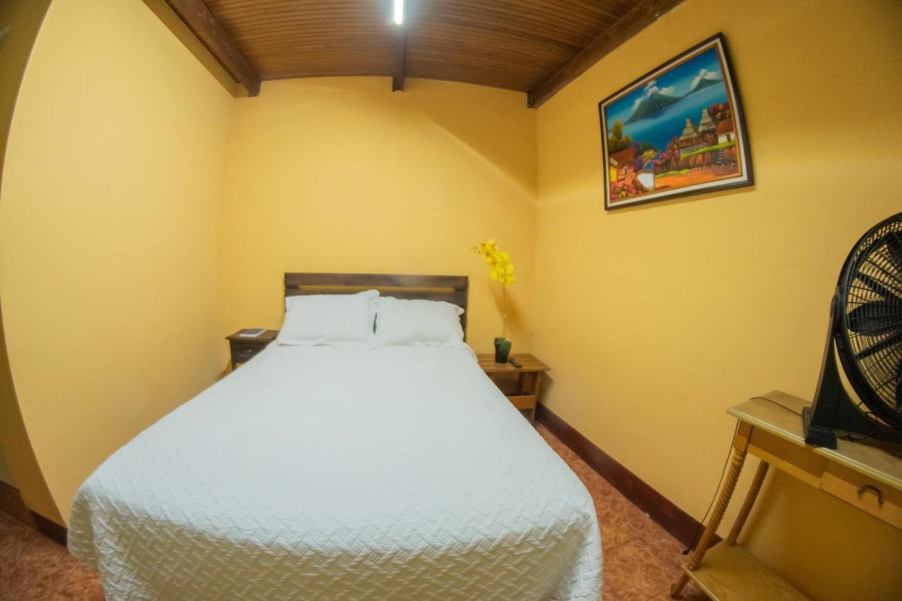 Euro Hostal Guatemala Dış mekan fotoğraf